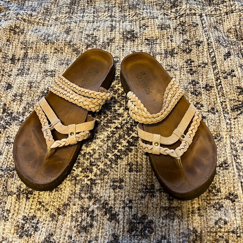 White Mountain footbeds sandals sz 10